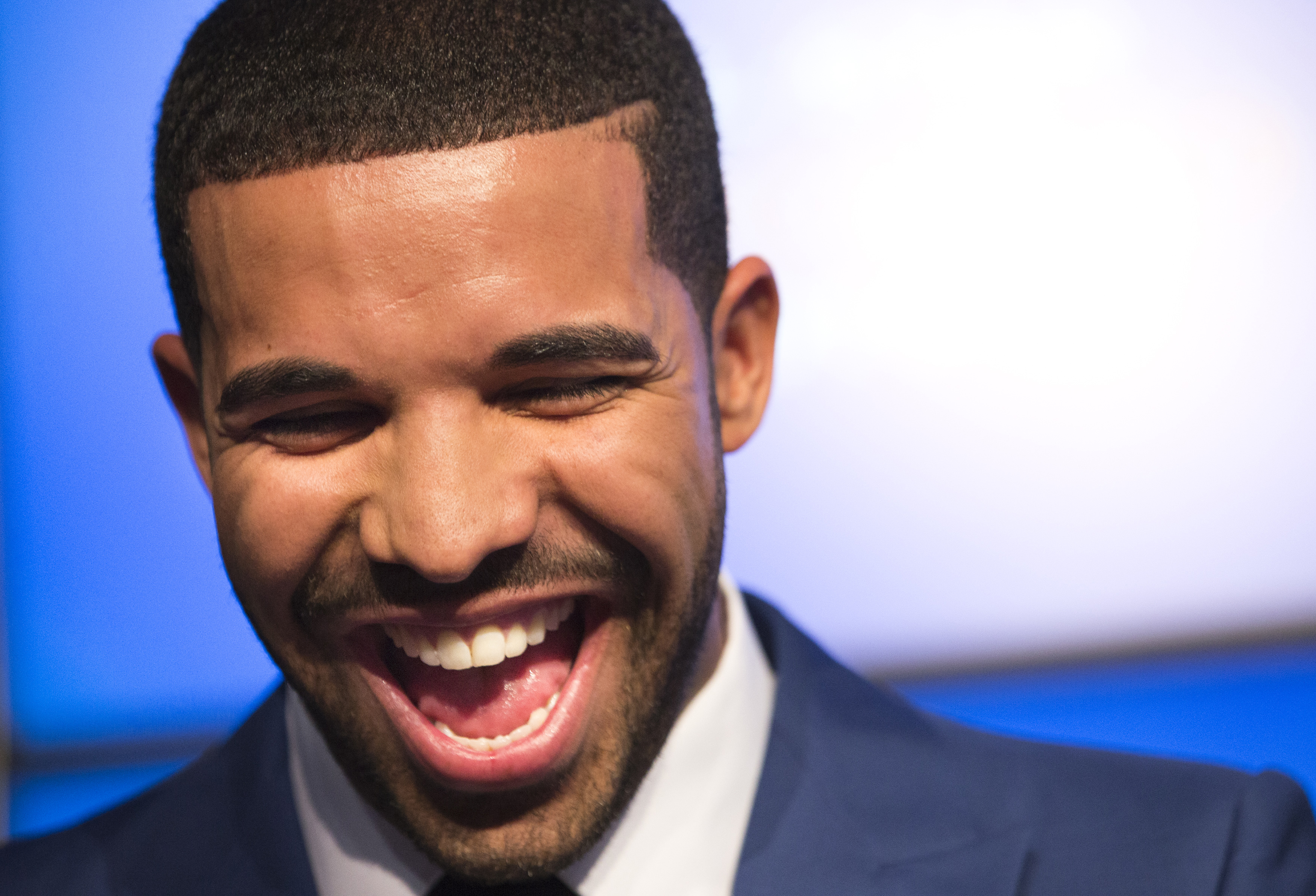 Drake's "Views" Tops Album Chart For 7th Straight Week