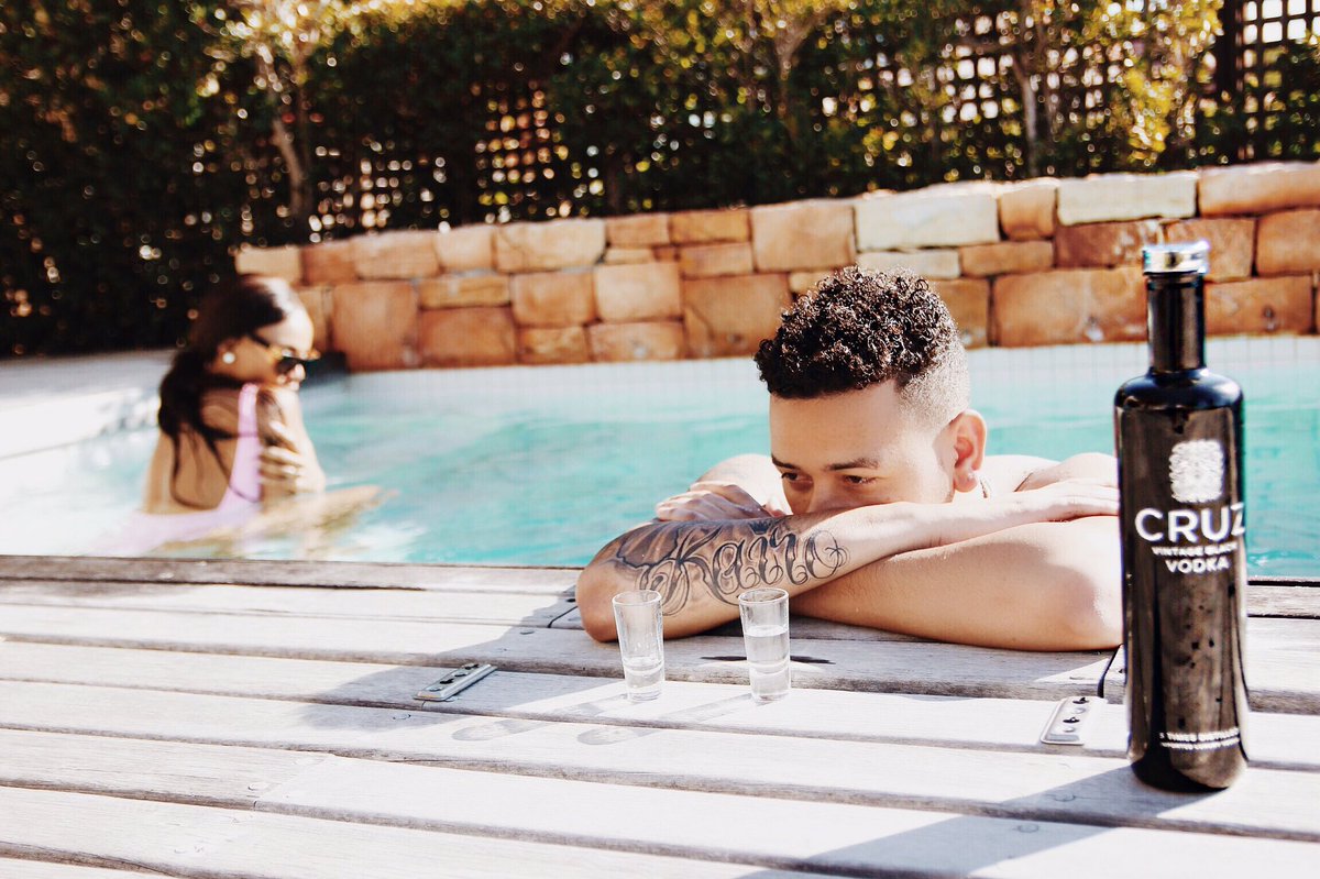 Peep How AKA & His People Are Living In Cape Town