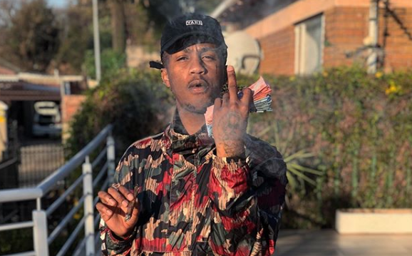 Emtee Reacts To Ambitiouz Donating Food Parcels To The Less Fortunate