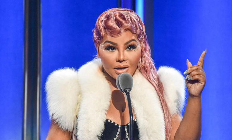 Lil' Kim pays tribute to Biggie at 2019 BET Hip Hop Awards