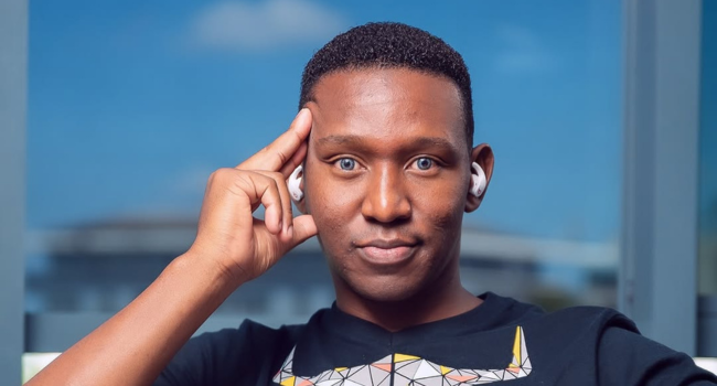 Politician Galston Anthony Pays Heartfelt Tribute To AKA After Visiting His Grave